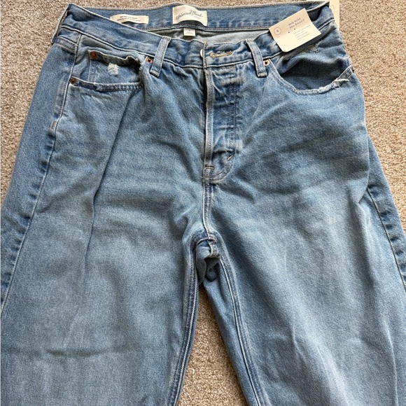 Universal Thread Light Blue Mid Rise Jeans - Picture 3 of 5